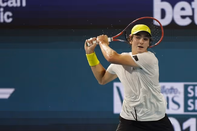 Person, Clothing, Hat