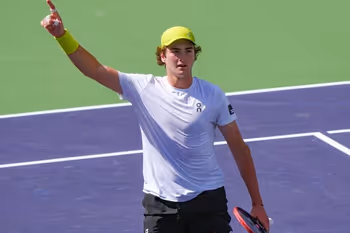 Person, Clothing, Hat