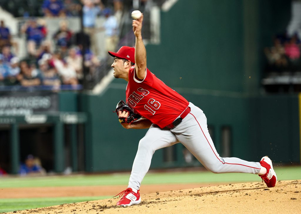 Aug 26, 2025; Arlington, Texas, USA; Los Angeles Angels starting pitcher Yusei Kikuchi (16) throws during the first inning against the Texas Rangers at Globe Life Field. Mandatory Credit: Kevin Jairaj-Imagn Images