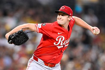 Sep 8, 2025; San Diego, California, USA; Cincinnati Reds starting pitcher Nick Lodolo (40) delivers during the second inning against the San Diego Padres at Petco Park. Mandatory Credit: Denis Poroy-Imagn Images