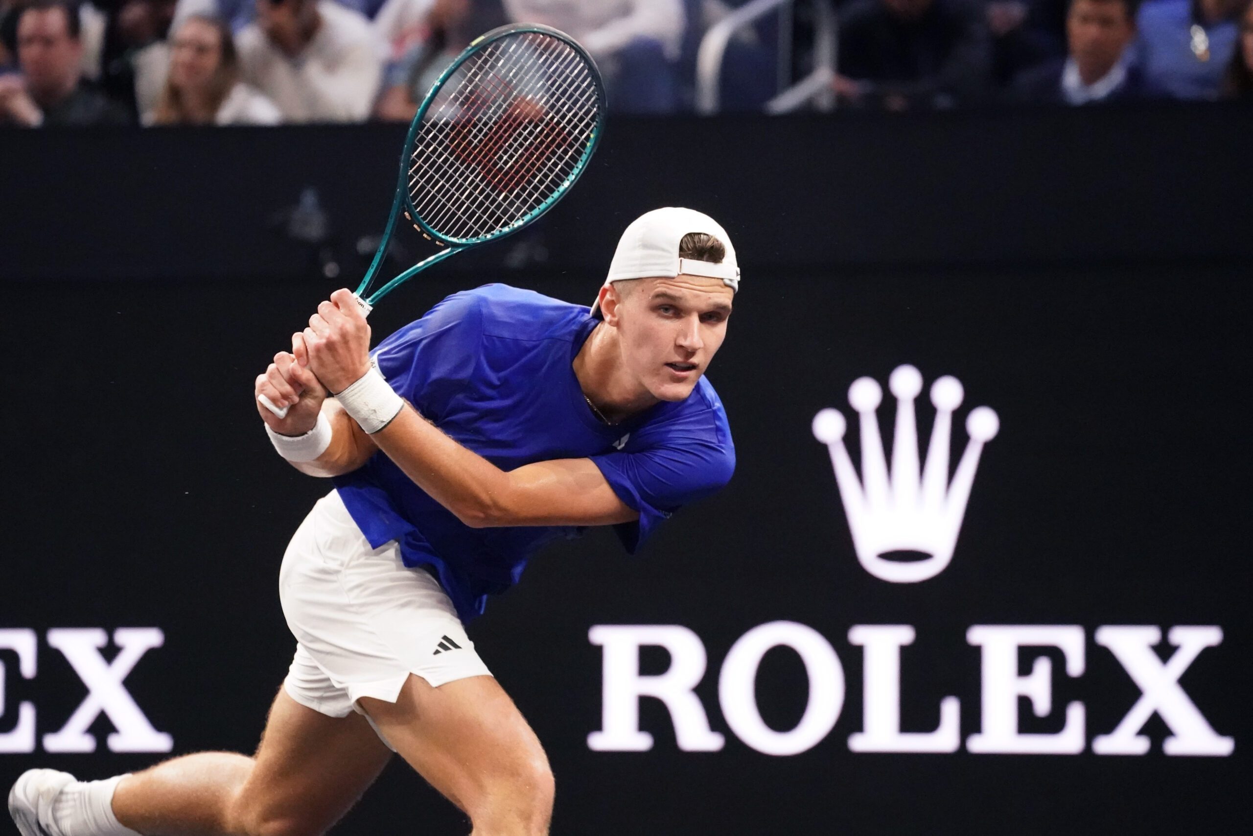 Sep 21, 2025; San Francisco, CA, USA;   Team Europe player Jakub Mensik returns a shot against Team World player Alex de Minaur during the Laver Cup at Chase Center. Mandatory Credit: David Gonzales-Imagn Images